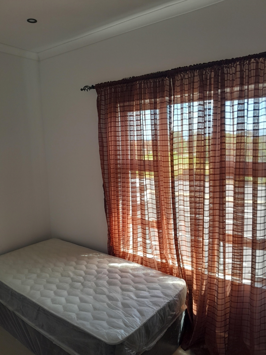 To Let 9 Bedroom Property for Rent in Ravensmead Western Cape